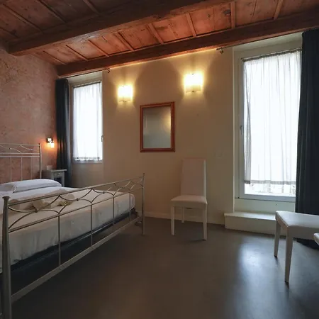 Maison d'hôtes Palazzo Di Giulietta - Juliet's Palace