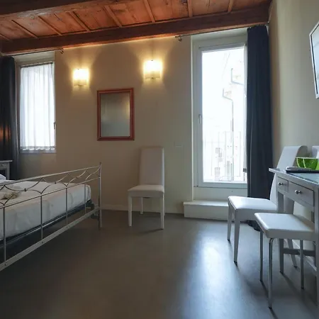 Palazzo Di Giulietta - Juliet's Palace Verona